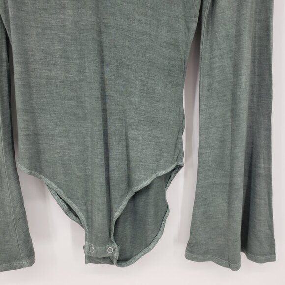 3/$25 American Eagle Long Flare Sleeve Bodysuit S Scoop Neck Strappy Sage Green - Picture 4 of 10